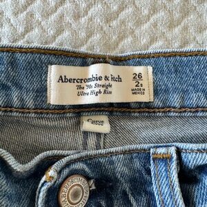 Abercrombie & Fitch 90s Straight Ultra High Rise Curve Love Jeans 26/2S